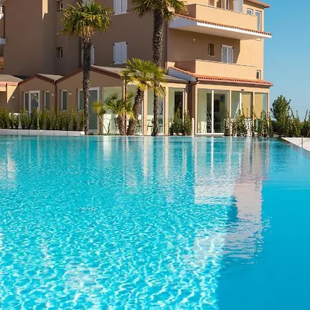 Pietra Bianca 3* Numana