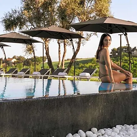 מלון Pietra Bianca 3*