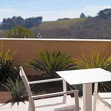 Pietra Bianca Hotel 3*