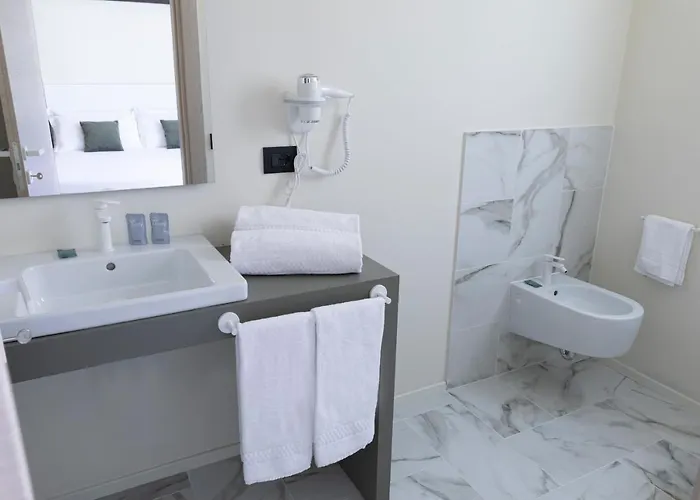 Pietra Bianca Otel Numana